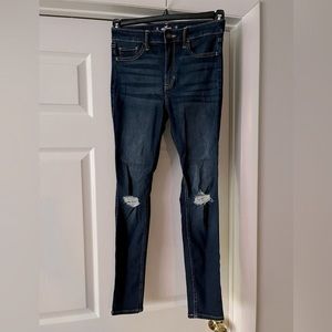 Hollister High rise super skinny jeans 26x28